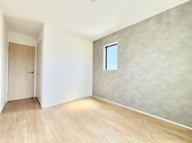 ■シンプルな空間で、収納付きベッドやデスクなど、多機能な家具を活用しやすいです