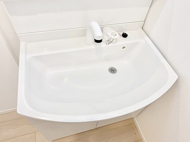 ■手洗いや顔を洗う時も快適に使える便利なシャワー