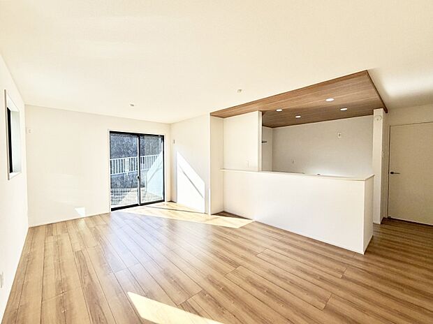 ■くつろぎと笑顔が集まる、心温まるリビング