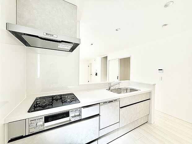 ■シンプルで美しく心地よい時間を生むキッチン空間