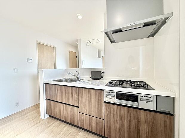 ■シンプルで機能的、毎日使いやすいキッチン