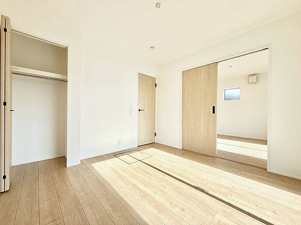 2号棟 ■落ち着いた色合いのお部屋で穏やかな時間を楽しめます
