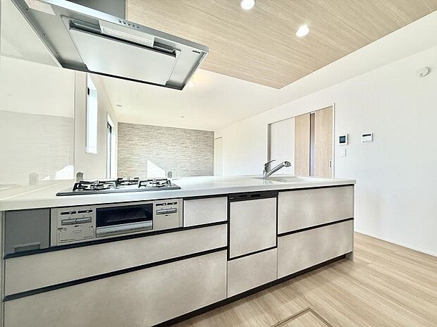 ■シンプルで美しく心地よい時間を生むキッチン空間