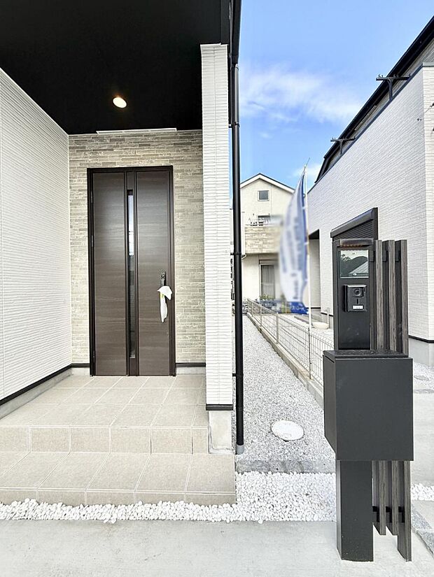 ■ 心地よい暮らしへとつながる、温かい玄関