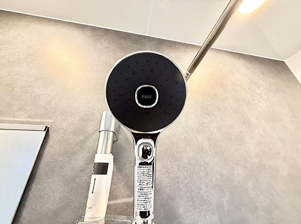 ■手元で簡単に止水できるため、水の無駄遣いを減らすことができます。