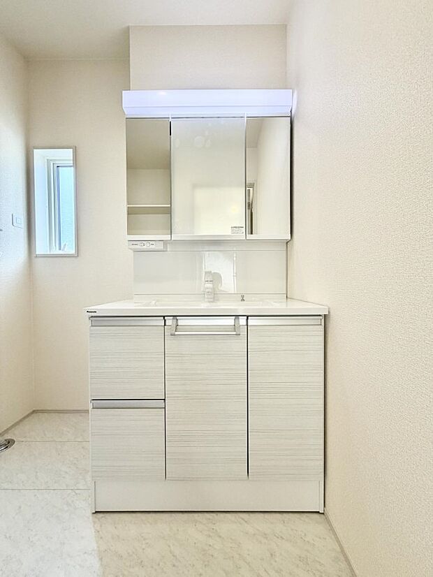 1号棟 ■朝の準備がスムーズにできる広さです