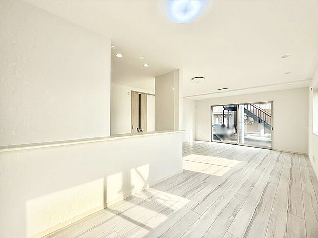 くつろぎと笑顔が集まる、心温まるリビング