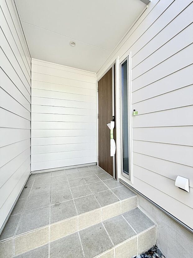 玄関はお家の顔!玄関アプローチでお客様をお迎え!