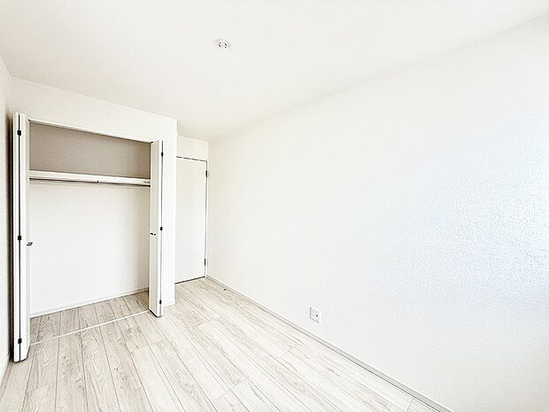 ■落ち着いた雰囲気のお部屋で心が安らぐ空間