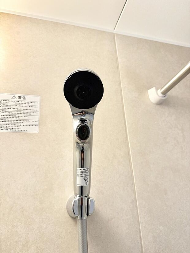 ■手元で簡単に止水できるため、水の無駄遣いを減らすことができます。