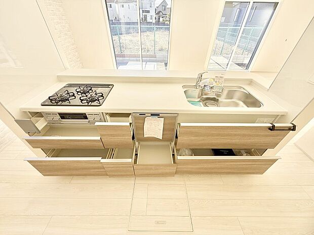 ■シンプルで機能的、毎日使いやすいキッチン