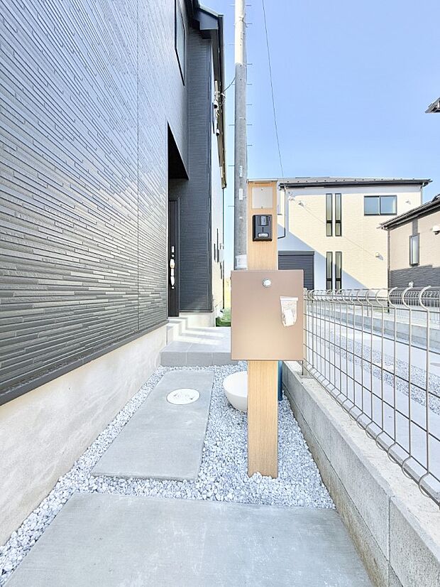 ■ 心地よい暮らしへとつながる、温かい玄関