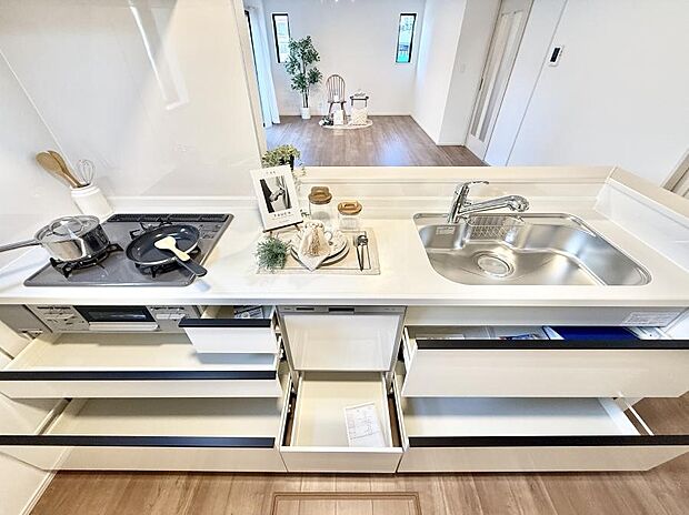 ■収納力豊富なシステムキッチンです!