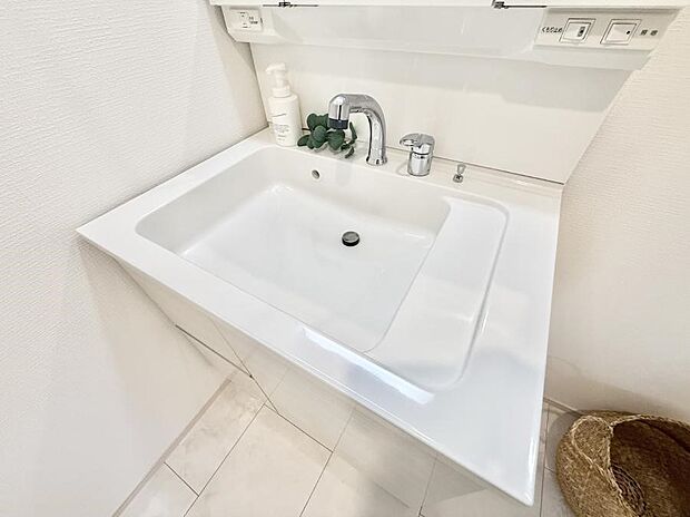 ■手洗いや顔を洗う時も快適に使える便利なシャワー