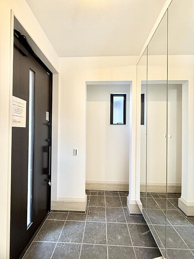 ■広々、綺麗な玄関でお客様をお出迎え!