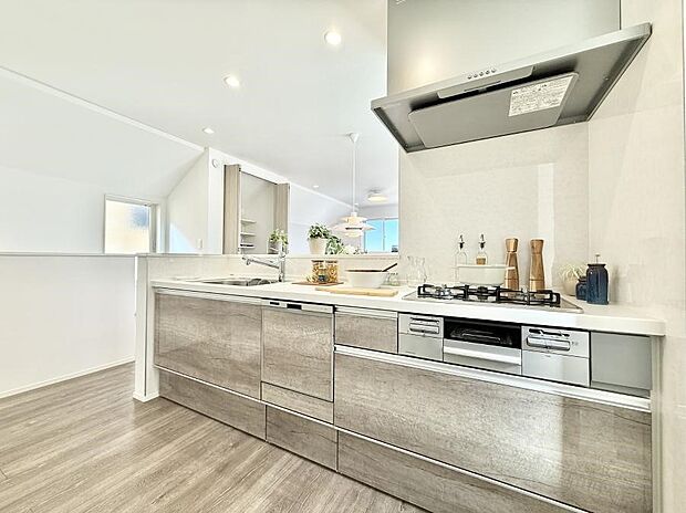 ■シンプルで機能的、毎日使いやすいキッチン