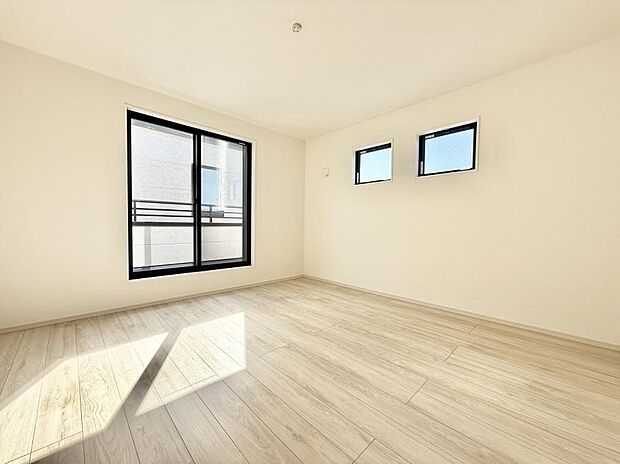 ■陽射しが差し込む暖かいお部屋