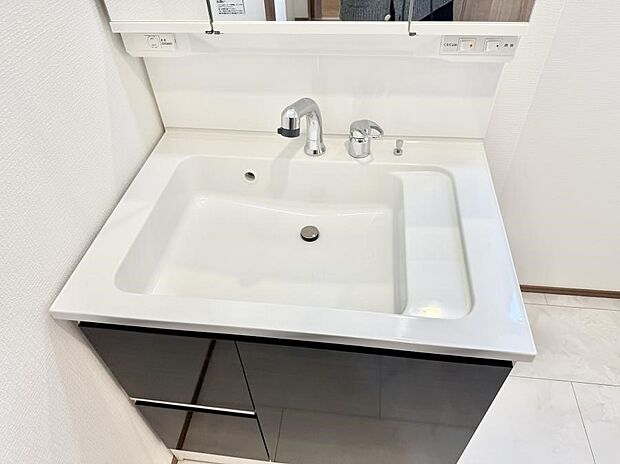 ■手洗いや顔を洗う時も快適に使える便利なシャワー