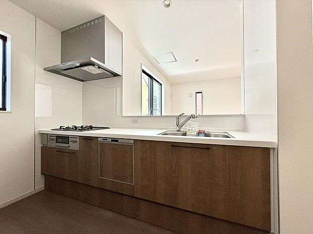 ■シンプルで機能的、毎日使いやすいキッチン