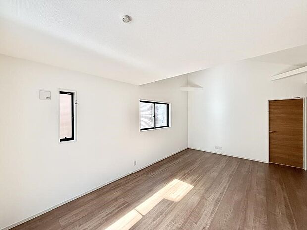 ■家具を置いてもゆったり過ごせる広さのリビング