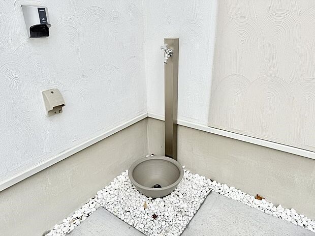 ■ガーデニングや洗車などの際に大活躍な屋外立水栓