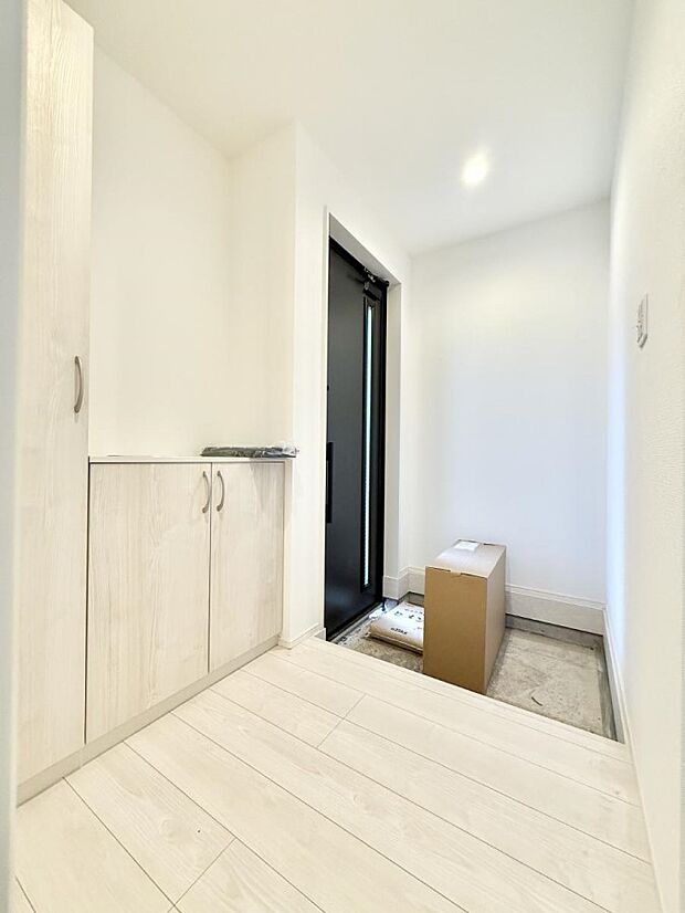 ■ 毎日を気持ちよく迎える、明るく温もりのある玄関