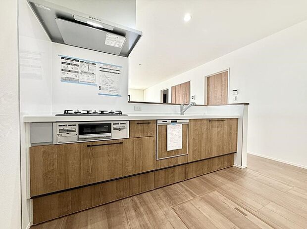 ■シンプルで機能的、毎日使いやすいキッチン