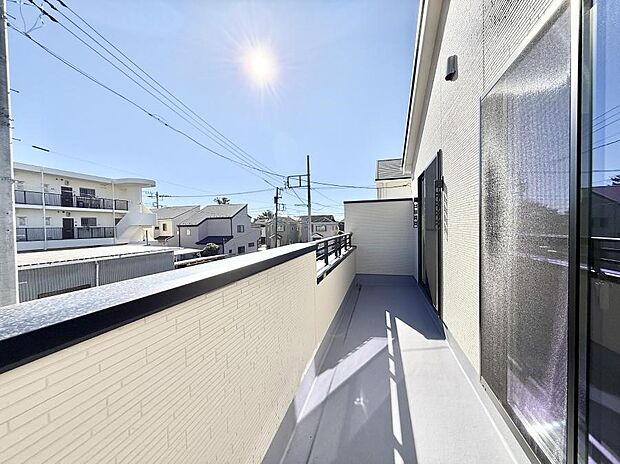 ■ 自然を身近に感じる、開放的なバルコニー