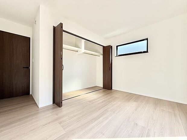 広いクローゼット、収納は多い方が嬉しいですね!