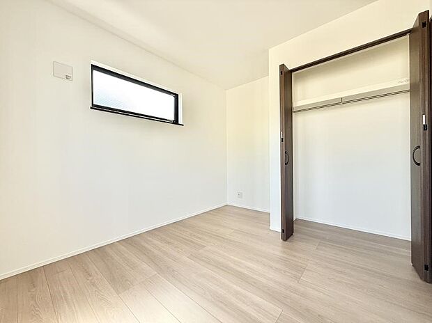 全居室収納スペース付き!荷物が多くてもしっかり納まります!