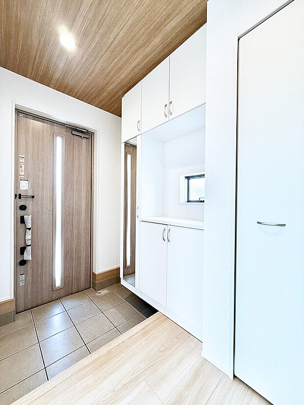 広々、綺麗な玄関でお客様をお出迎え!