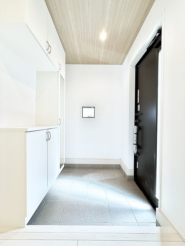 ■ ここから始まる一日、すっきり整った玄関