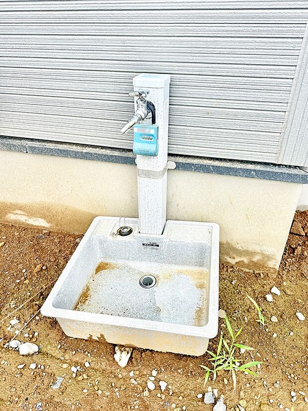 9号棟  ■ガーデニングや洗車などの際に大活躍な屋外立水栓  