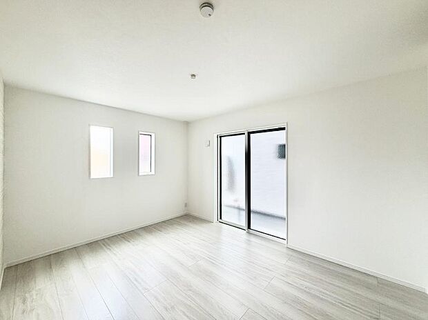 1号棟  ■2面採光で明るい居室！