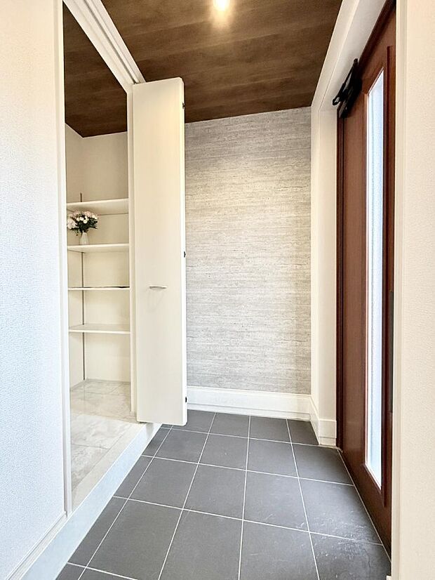 ■ シンプルで美しく、快適な暮らしの入り口