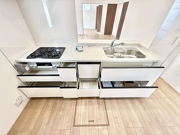 ■収納力豊富なシステムキッチンです！