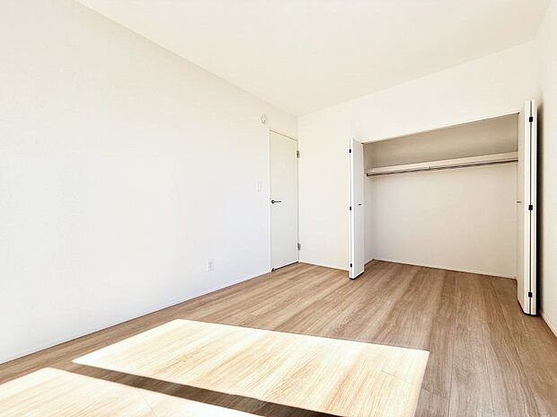 ■大きな収納で荷物がスッキリ片付きます  