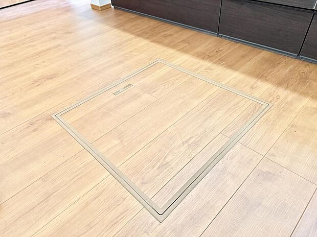 ■季節物など簡単に収納でき便利