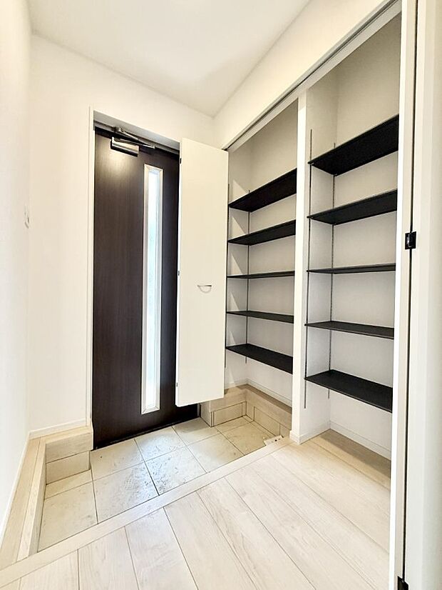 ■ ここから始まる一日、すっきり整った玄関