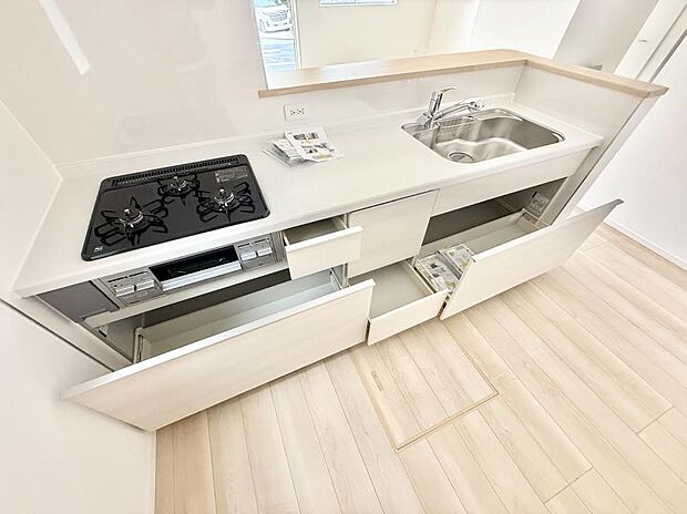 ■使いやすさとデザインが融合した、快適なキッチン