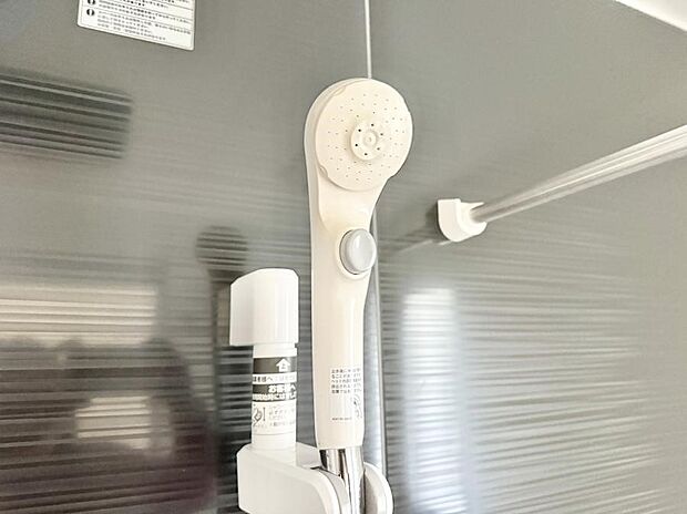 ■手元で簡単に止水できるため、水の無駄遣いを減らすことができます。