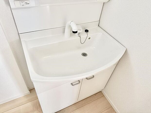 ■手洗いや顔を洗う時も快適に使える便利なシャワー