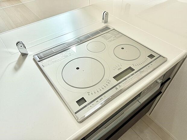 ■お手入れが楽なIHクッキングヒーターです♪