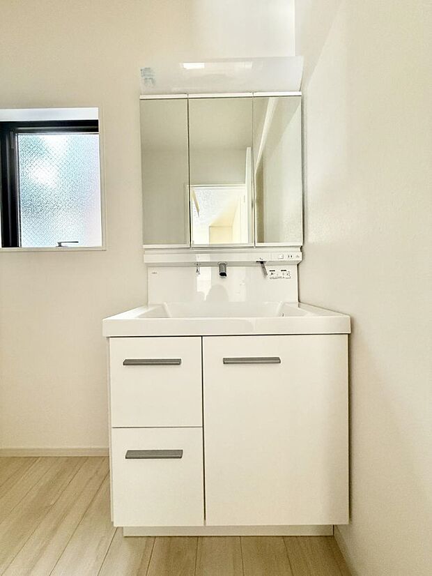 1号棟 ■朝の準備がスムーズにできる広さです