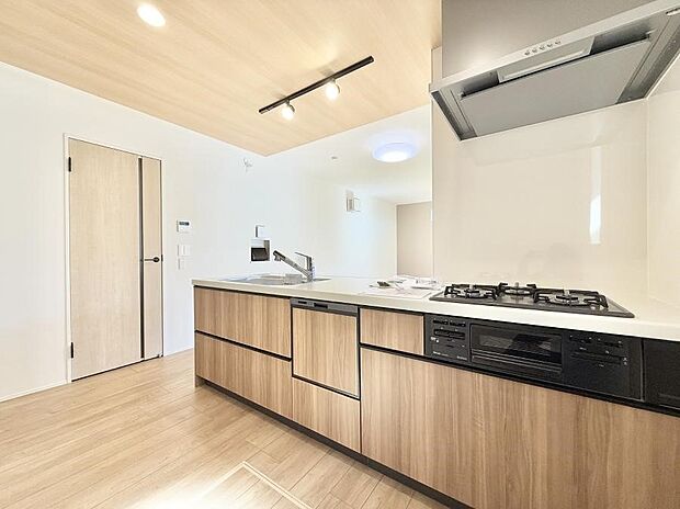 会話が深まる対面キッチン!家族との会話がはずみます