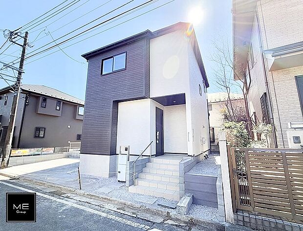 カースペース2台駐車可能なゆとりのある敷地です!