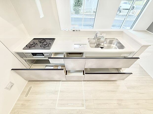 収納力豊富なシステムキッチンです!