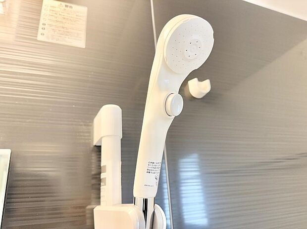 ■手元で簡単に止水できるため、水の無駄遣いを減らすことができます。