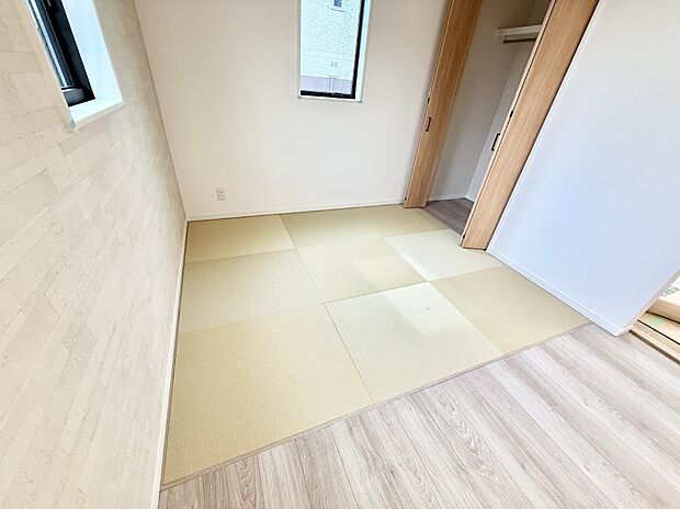 ■リビングとつながる畳コーナーは、キッズスペースとしてご利用するのもいいですね  