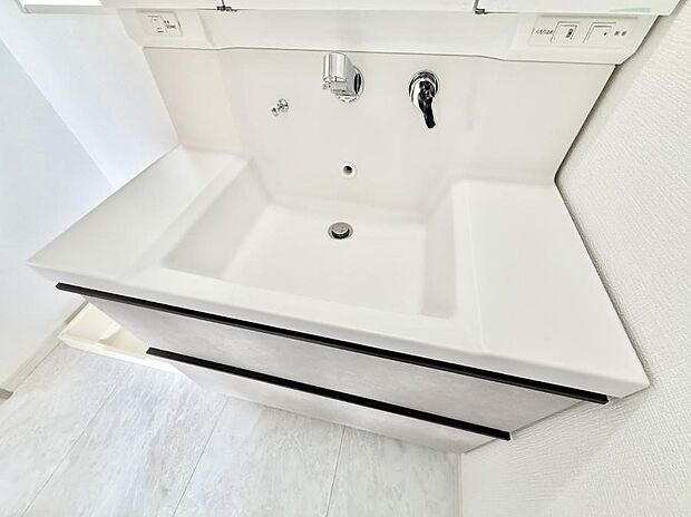 ■手洗いや顔を洗う時も快適に使える便利なシャワー